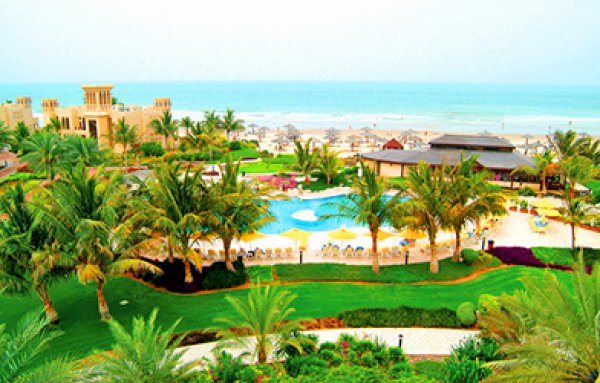 Лето в самом разгаре!Отель Al Hamra Village Golf & Beach Resort 4* в ОАЭ от 746 $!