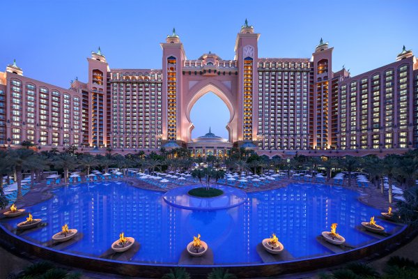 Самый инстаграмный отель Дубая дарит подарки!