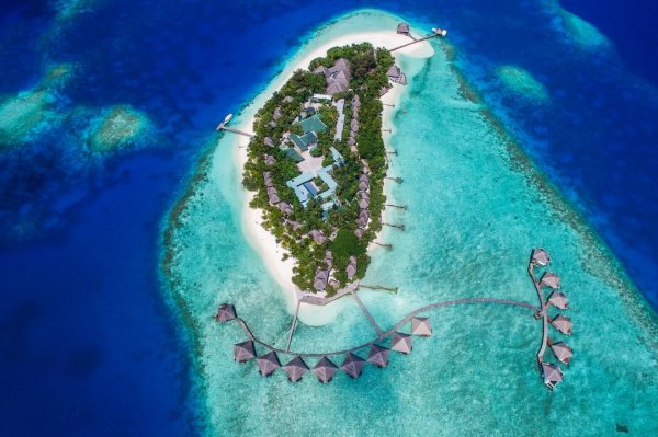 Отель дня на Мальдивах: сеть ADAARAN по акции!