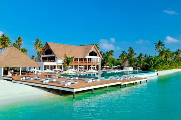 Отель дня на Мальдивах - MERCURE KOODDOO!